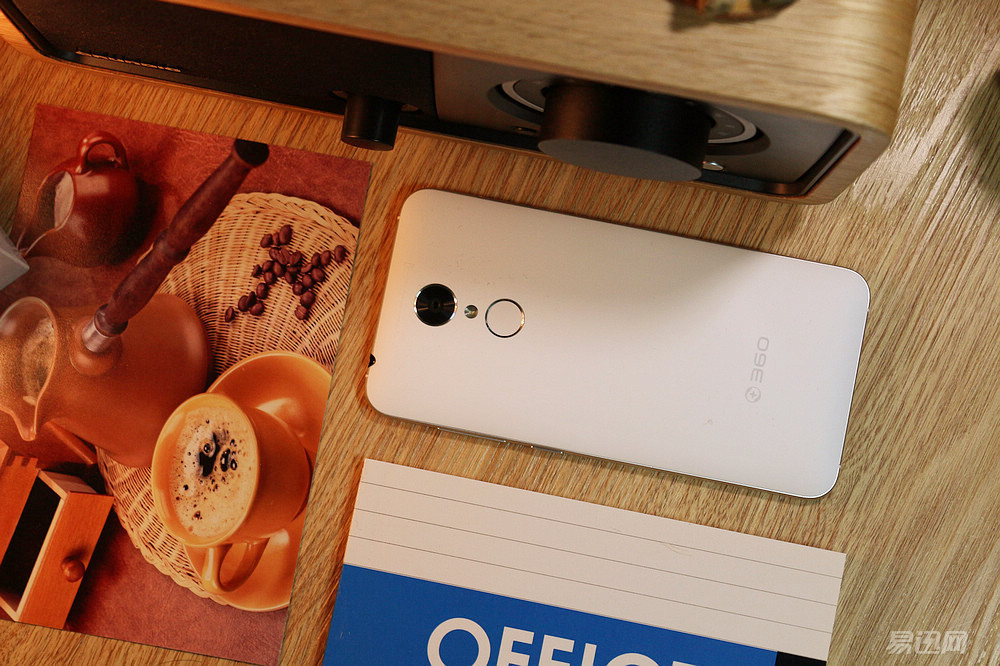 360手机f4标准版和高配版区别,360手机f4价格