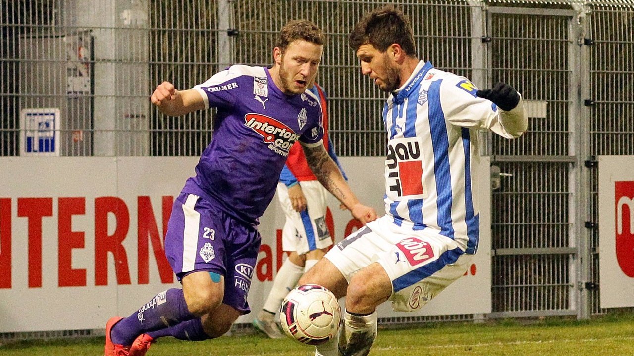 身残志坚！因意外失去左前臂，然后他成为职业足球史上第一人