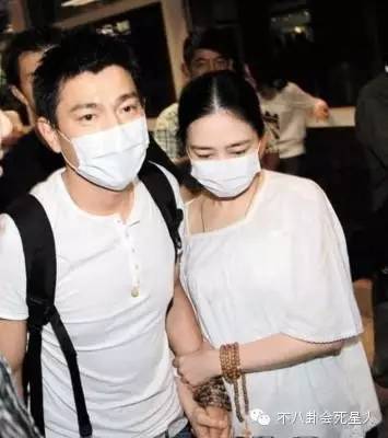 被咒摔死，扒皮狂黑，门不当户不对？当明星的伴侣有多不容易