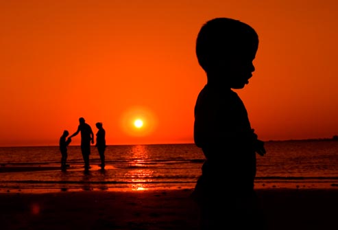 简单三步正确认识和诊治自闭症,成人自闭症的治疗方法是什么呢