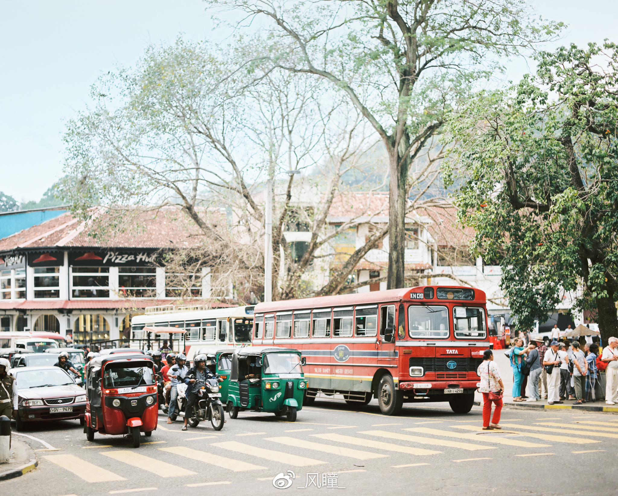 宾得67镜头在全幅上的表现,自带200mm镜头的数码相机