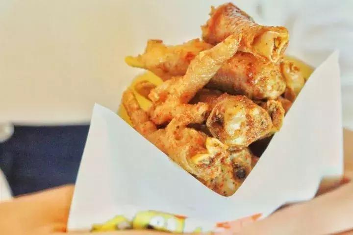 这家“鸡店”让小姑娘都梦魂萦绕,大放豪言要做南宁“爪爪”NO.1