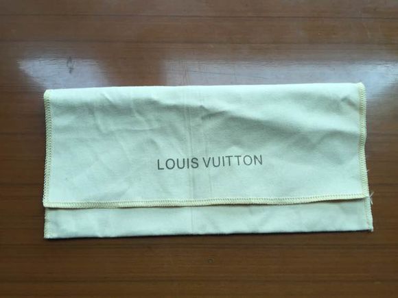 怎么看lv钱包年份,lv鞋子怎么看真假鉴别