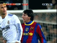 足球布斯克茨假摔,布教授传奇跑位