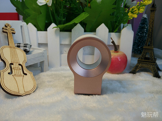 你驾驶,她帮你看风景