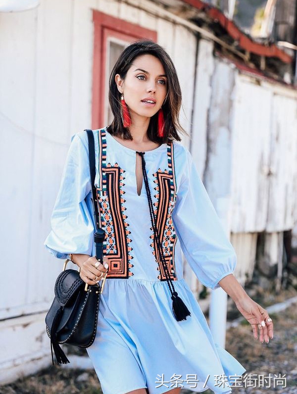 珠宝今日头条最新消息,珠宝10月1日活动宣传段子