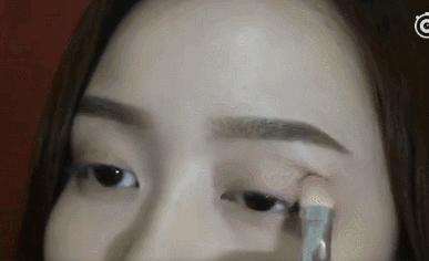 「FLACOO芙兰珂」初秋最chic眼影组合,唐嫣和baby亲自示范!