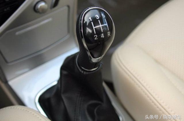 刚上车挂不上挡,上车挂不了挡怎么回事