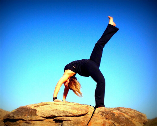 治妇科病的瑜伽动作女性练瑜伽的好处