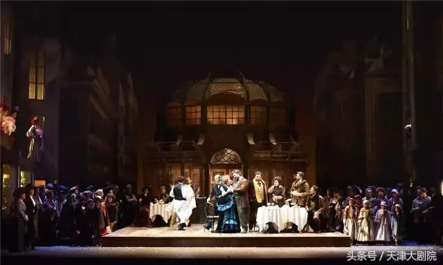 苦恼于现世的年轻人，你的爱情能否敌过贫穷？