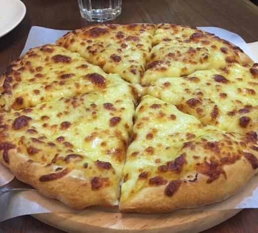 每个饥寒交迫的晚上,一块披萨就能让我荡漾