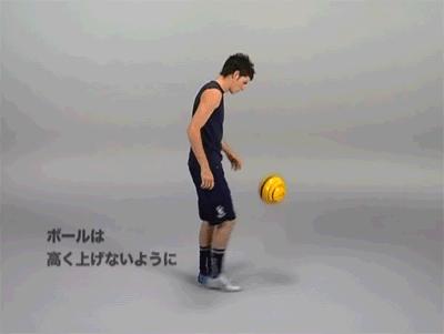 我竟无言以对原版视频,踢得不错但就是不会颠球