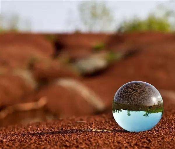 水中倒影镜面效果怎么拍,巧妙运用水面倒影拍出大片