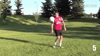 颠球12部位教学,颠球技巧100个