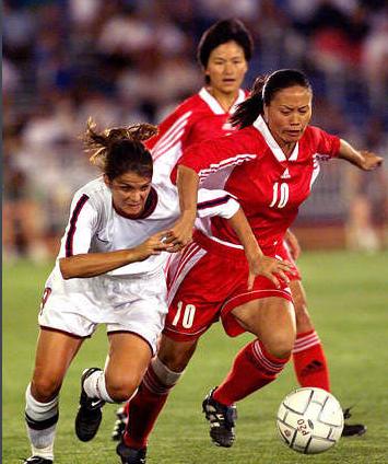 盘点足球场上拼搏时刻,盘点足球场上的换人奇迹