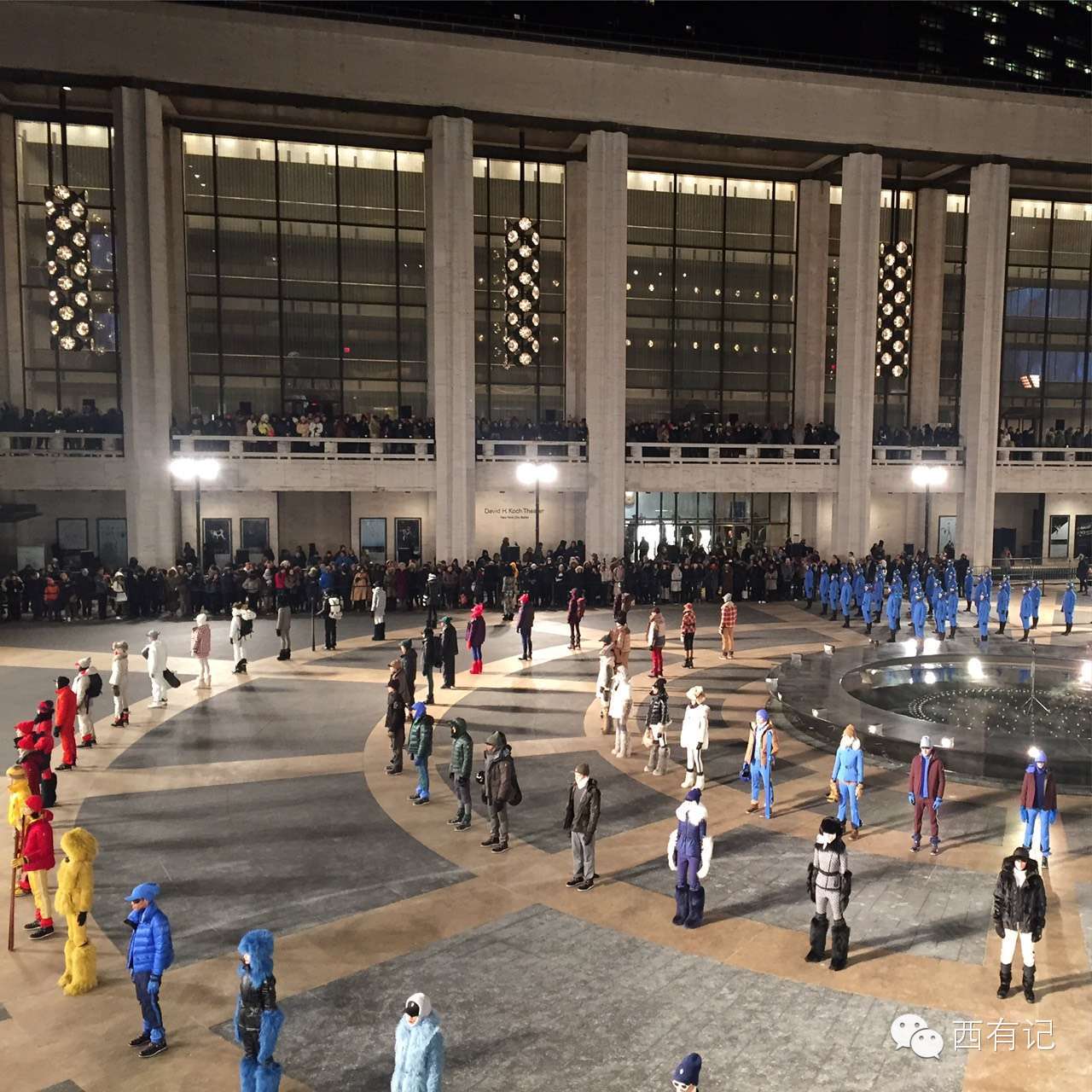 尊严着的虚荣：时尚女编辑的幕后生活