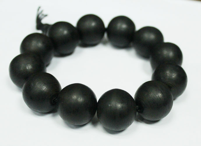 假沉香对身体有哪些危害 (假沉香手串对身体有害吗)