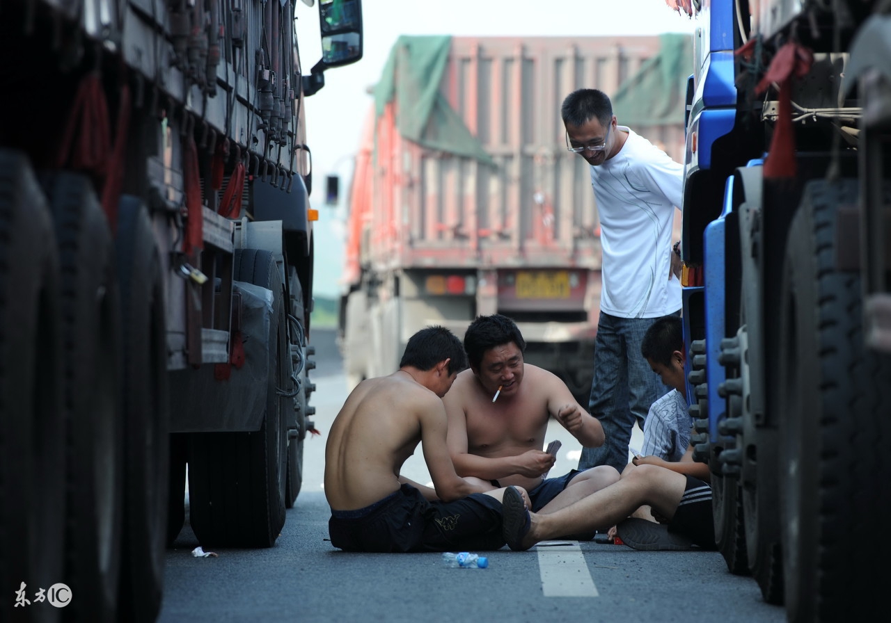 我的室友都是基佬怎么破？