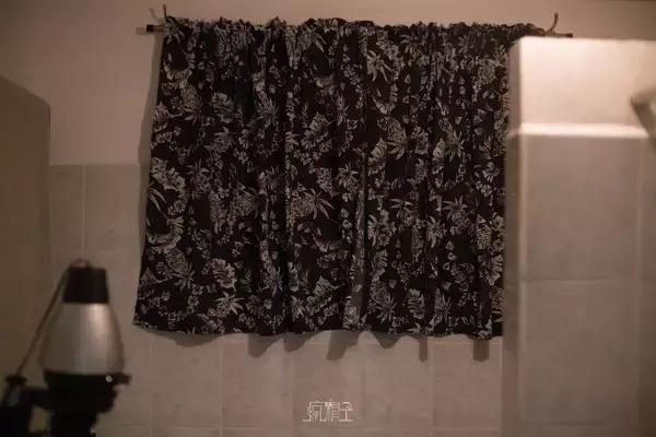 搏一搏，洗手间也能变暗房