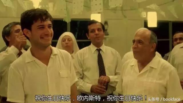 被印在衣服上次数最多的他,身中9枪而死,死后还被砍下双手