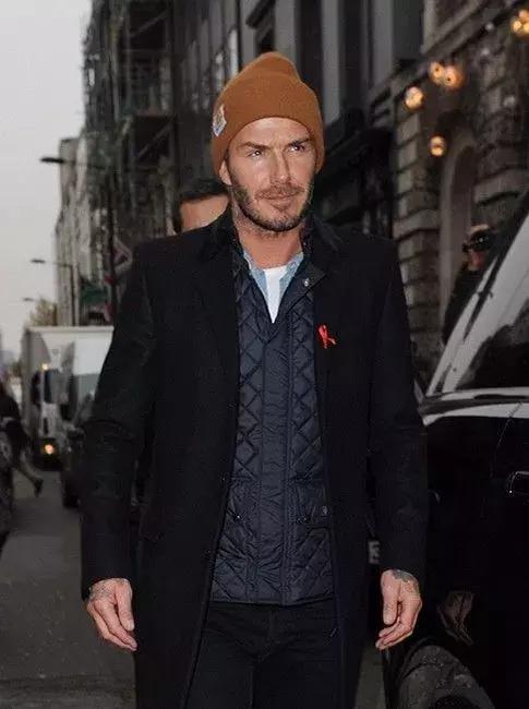 男士顽固头屑怎么解决,男生发质干枯毛躁头屑多怎么办