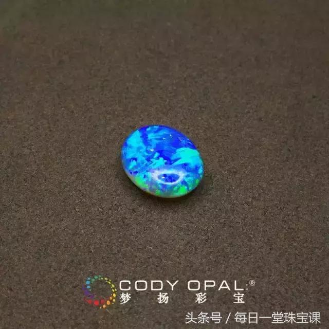 怎样挑选黑欧泊和白欧泊,如何挑选欧泊