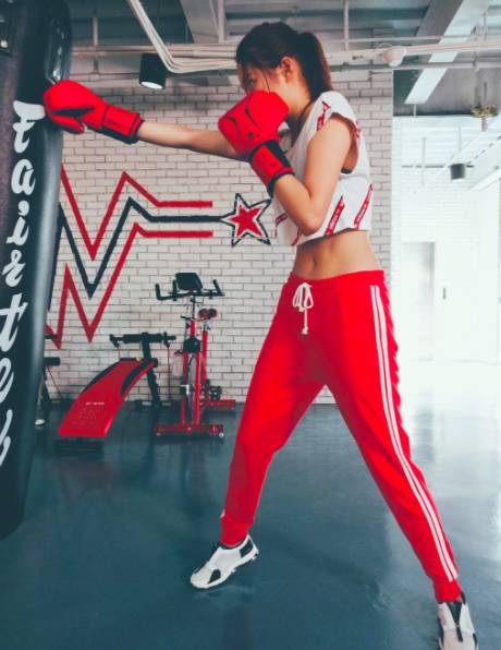 奔跑吧关晓彤和鹿晗迪丽热巴,鹿晗对关晓彤和迪丽热巴不同态度