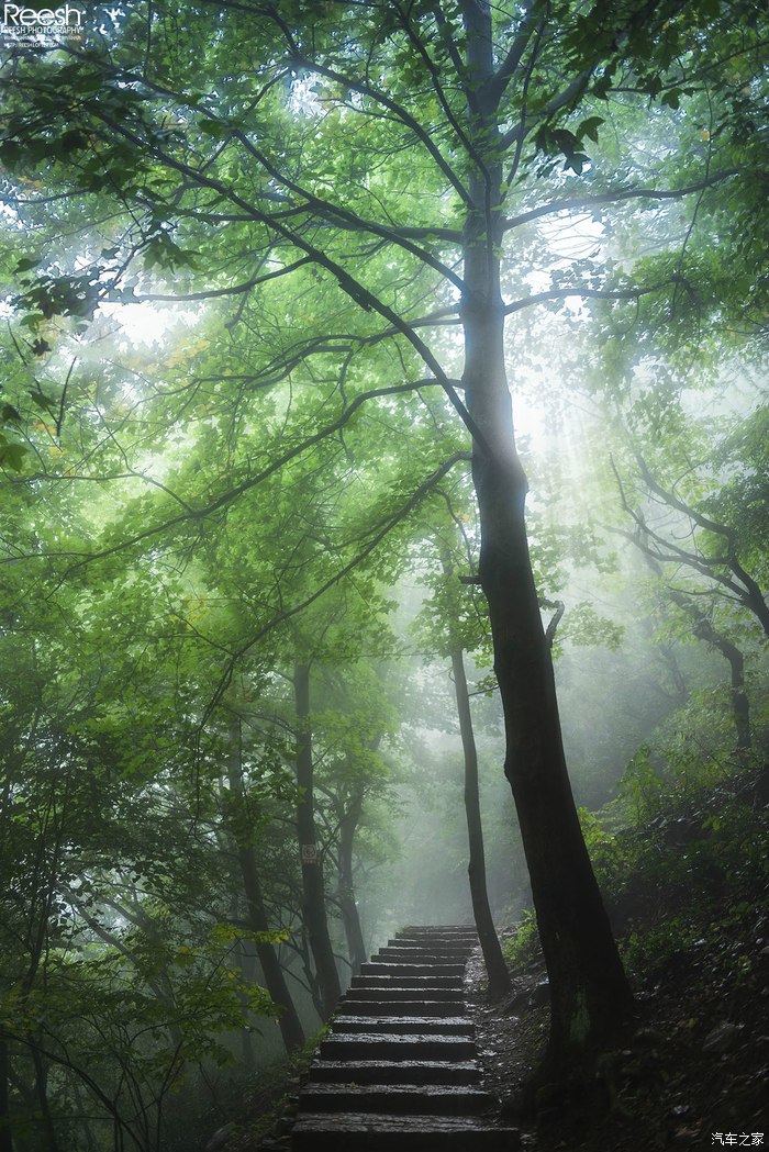 宝马X6，不谈性能如何！自驾遇上大雨还被拍成大片，颜值绝对够！