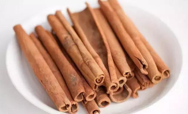 所有香料调料大全详解,香料知识和菜品