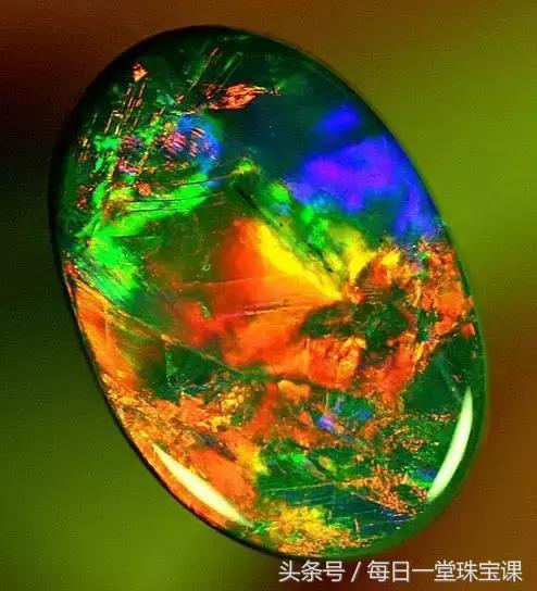 怎样挑选黑欧泊和白欧泊,如何挑选欧泊