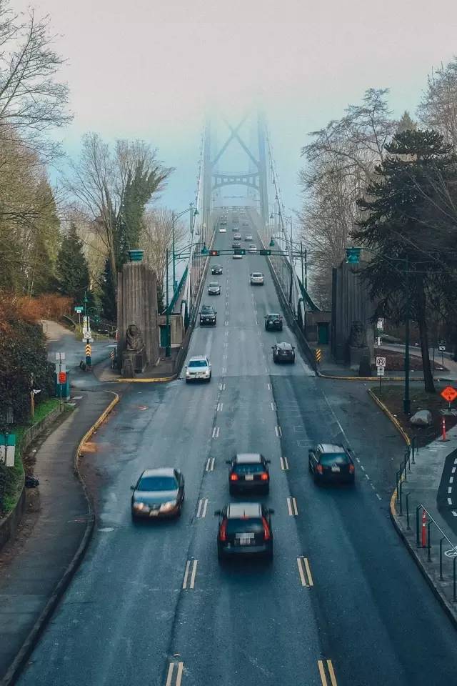 荒野猎人小李子救印第安女人,荒野猎人小李子遇到暴风雪