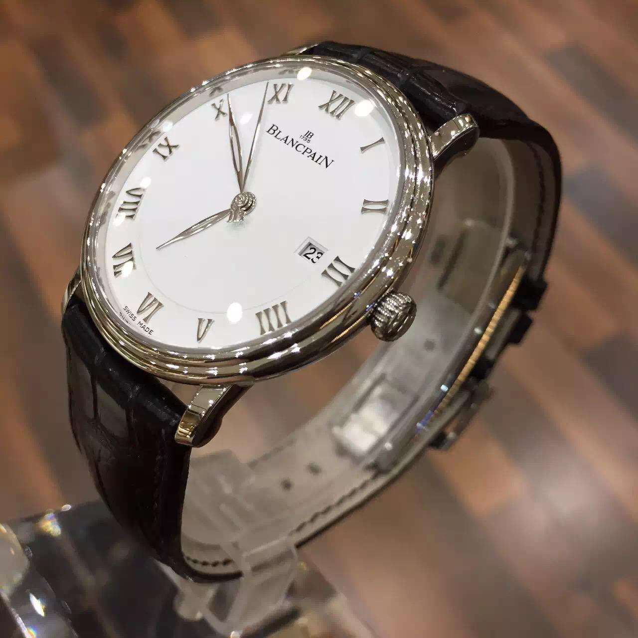 蓝色牛皮表带和蓝色鳄鱼皮表带,小牛皮表带好还是鳄鱼皮表带好