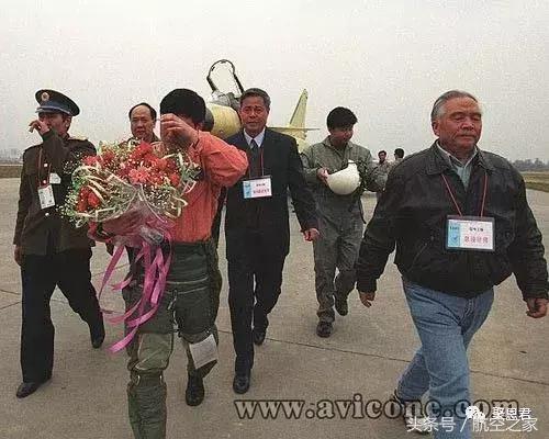 共和国痛失航空英才：悼屈见忠部长（曾任试飞局局长）