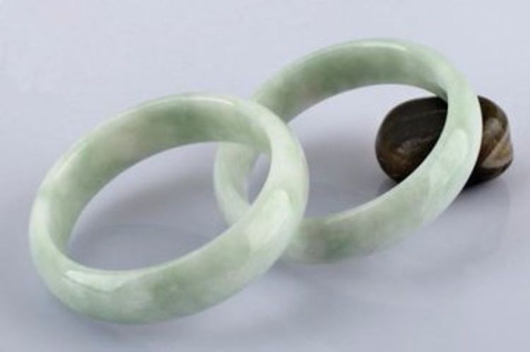 嫂子生孩子我们随礼吗,婆家嫂子生孩子我要去吗