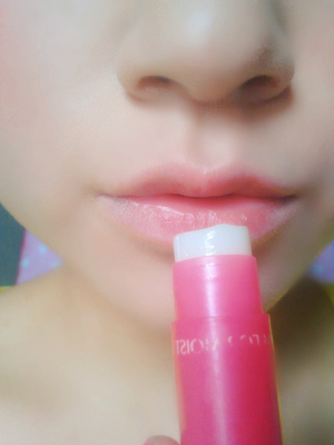 秋季嘴唇干裂怎么办小妙招,口唇干裂如何处理