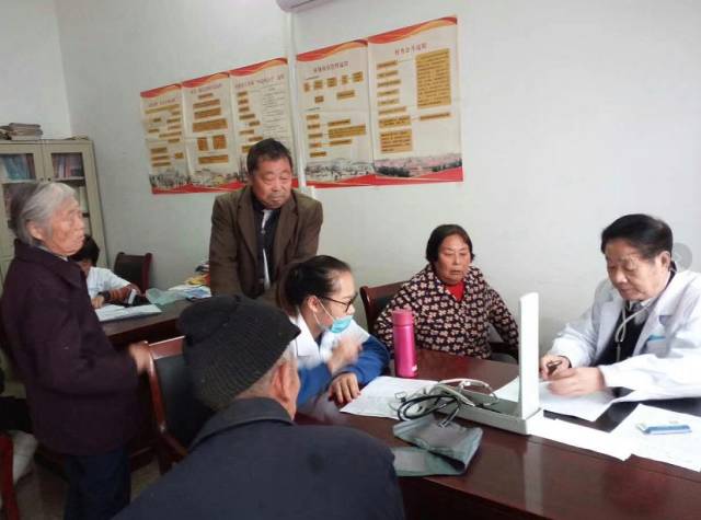 「霍邱老乡请注意」金秋十月：健康扶贫到霍邱