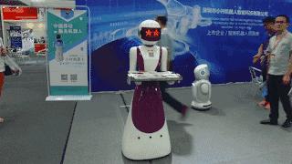 机器人跳舞踢球,机器人跳舞足球