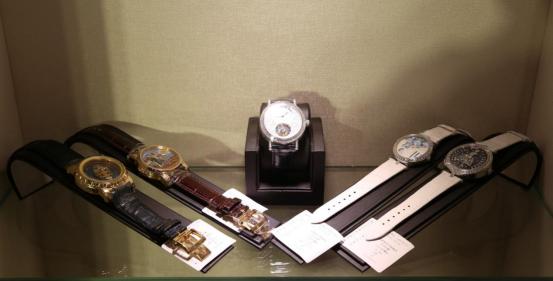 YZ名品交流中心,一场与“与名品碰撞”的时尚约会