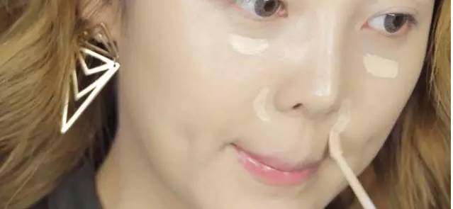 不用粉底但遮瑕的底妆,没有粉底液遮瑕怎么化底妆