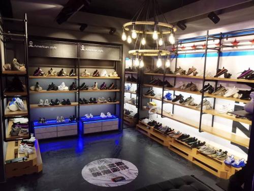 yeezy和nike,yeezy和nike哪个值得买