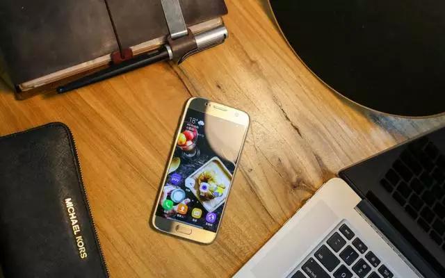 三星s7edge和s7对比,三星s7edge当年价格