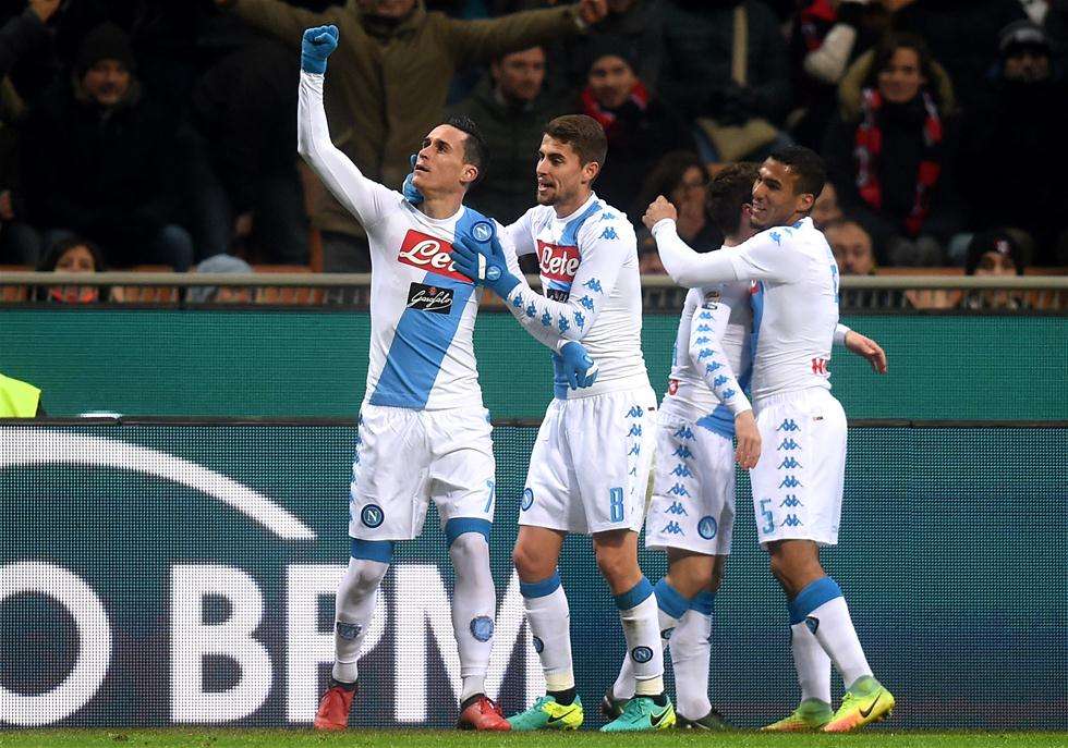 欧冠那不勒斯绝杀曼城,足球英超巅峰对决曼城对阵利物浦