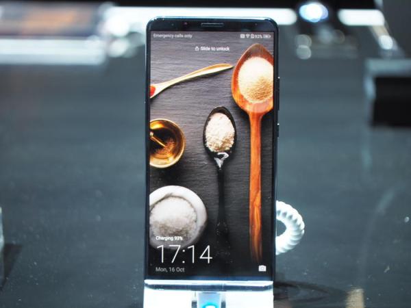 华为mate10曝光搭载全面屏,华为mate10系列发布几款手机