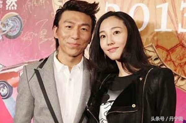 白百何白色衬衫黑色休闲裤活动,白百何人品