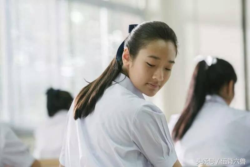 《天才枪手》：一本正经反讽，本年度最具话题性泰影