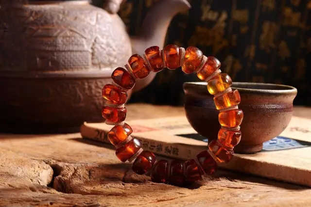 蜜蜡的种类及图片介绍,蜜蜡的种类及价值及图片