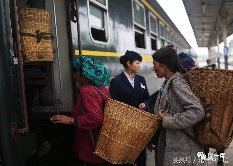 全中国最便宜的火车：票价2元起22年未涨，山羊和鸡群都能上车