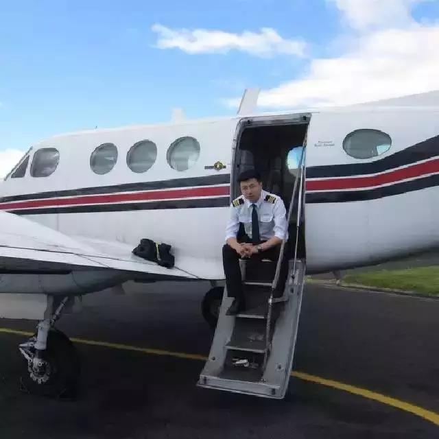 飞机恐飞怎么克服,飞机颠簸害怕怎么办