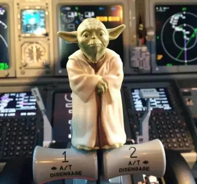 飞机恐飞怎么克服,飞机颠簸害怕怎么办