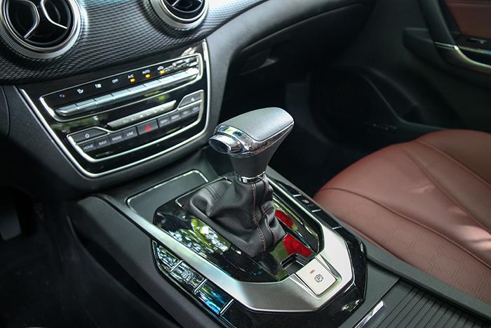 一场视觉盛宴的全方位体验,18年绅宝d50自动挡试驾